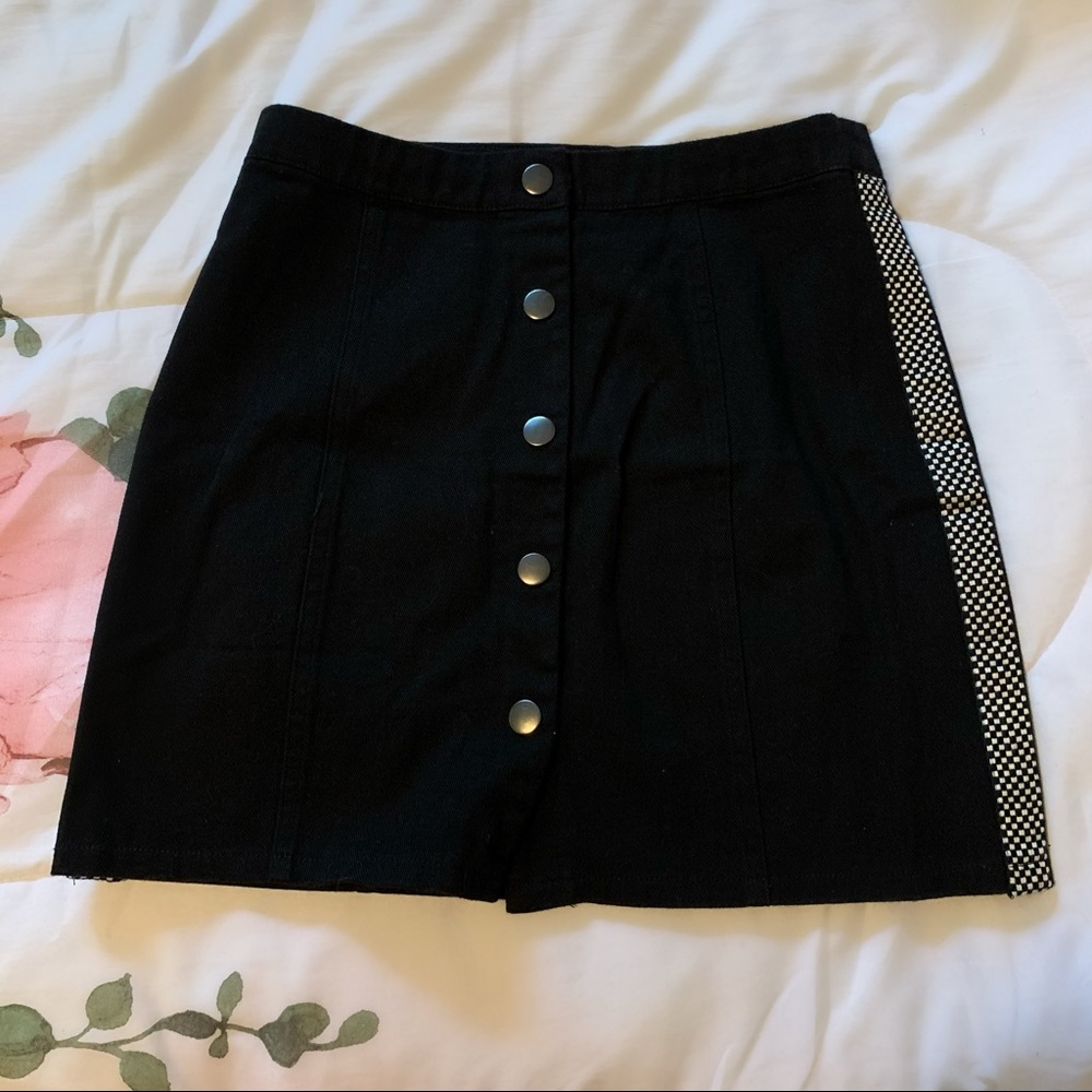 Button up skirt w/ checkered pattern on sides
